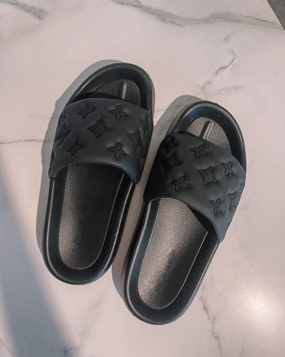 The Go To Slide - Black